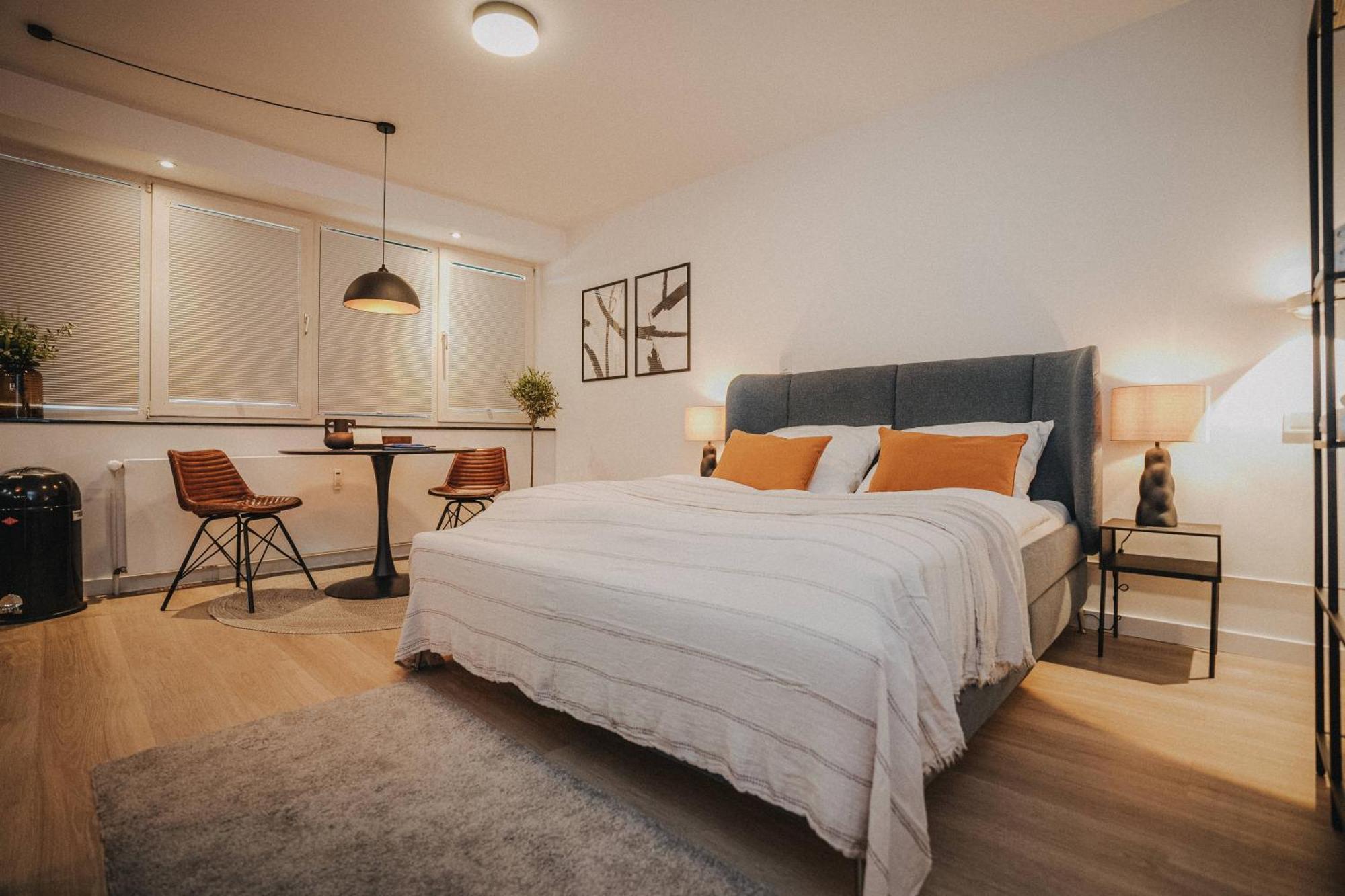 Downtown Apartment Mit Luxusbad Am Hafen Nur 5 Minuten Zu Fuss In Die Innenstadt Und Zum Bahnhof! Oldenburg Eksteriør billede