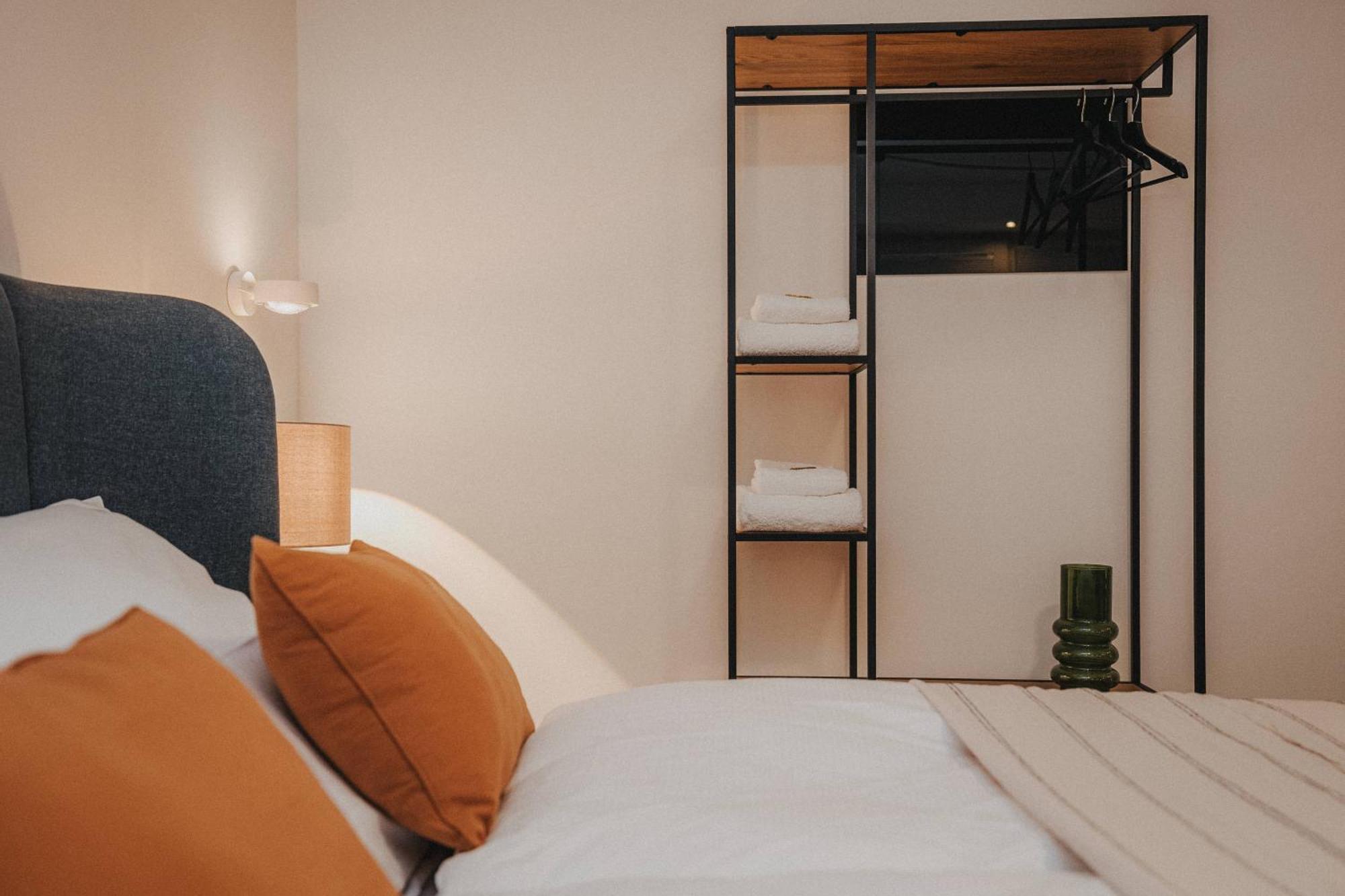 Downtown Apartment Mit Luxusbad Am Hafen Nur 5 Minuten Zu Fuss In Die Innenstadt Und Zum Bahnhof! Oldenburg Eksteriør billede