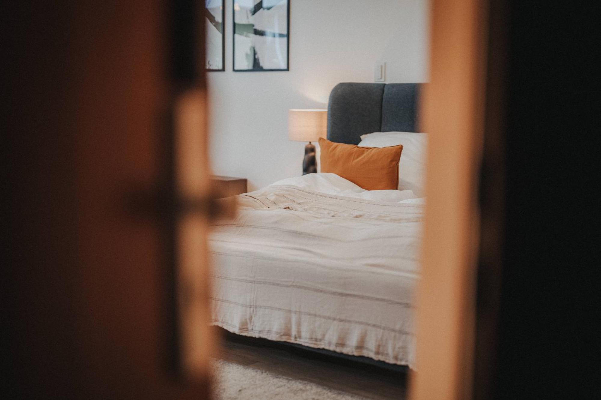 Downtown Apartment Mit Luxusbad Am Hafen Nur 5 Minuten Zu Fuss In Die Innenstadt Und Zum Bahnhof! Oldenburg Eksteriør billede