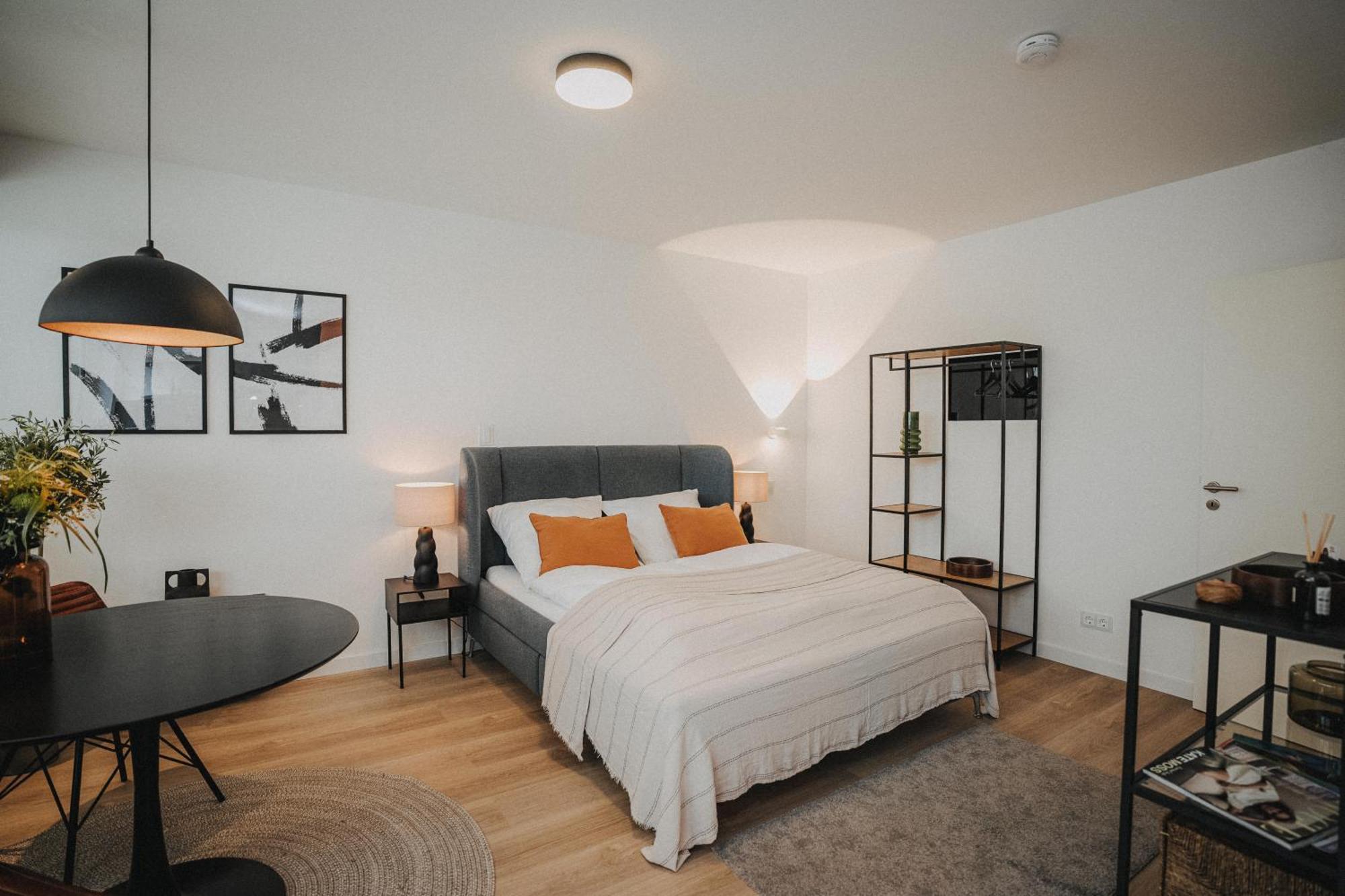 Downtown Apartment Mit Luxusbad Am Hafen Nur 5 Minuten Zu Fuss In Die Innenstadt Und Zum Bahnhof! Oldenburg Eksteriør billede